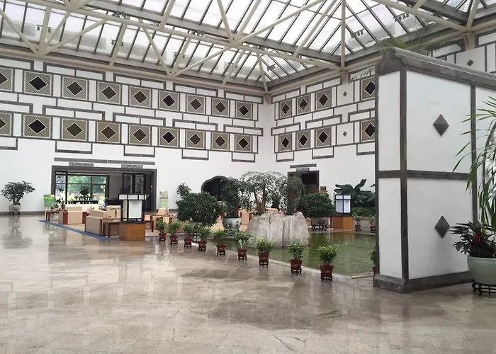 Fragrant Hill Hotel